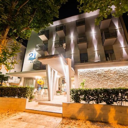 Hotel 21 Riccione Exterior foto