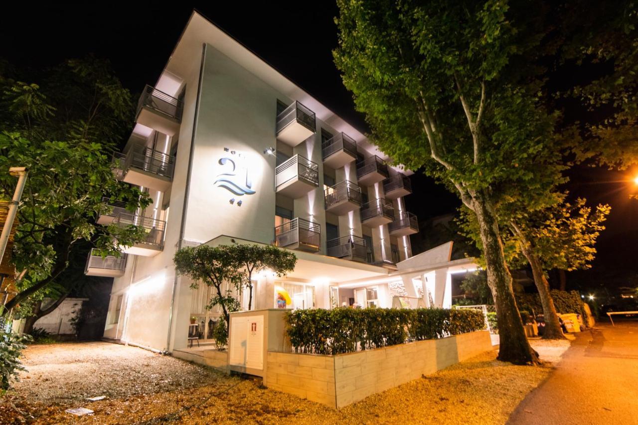 Hotel 21 Riccione Exterior foto