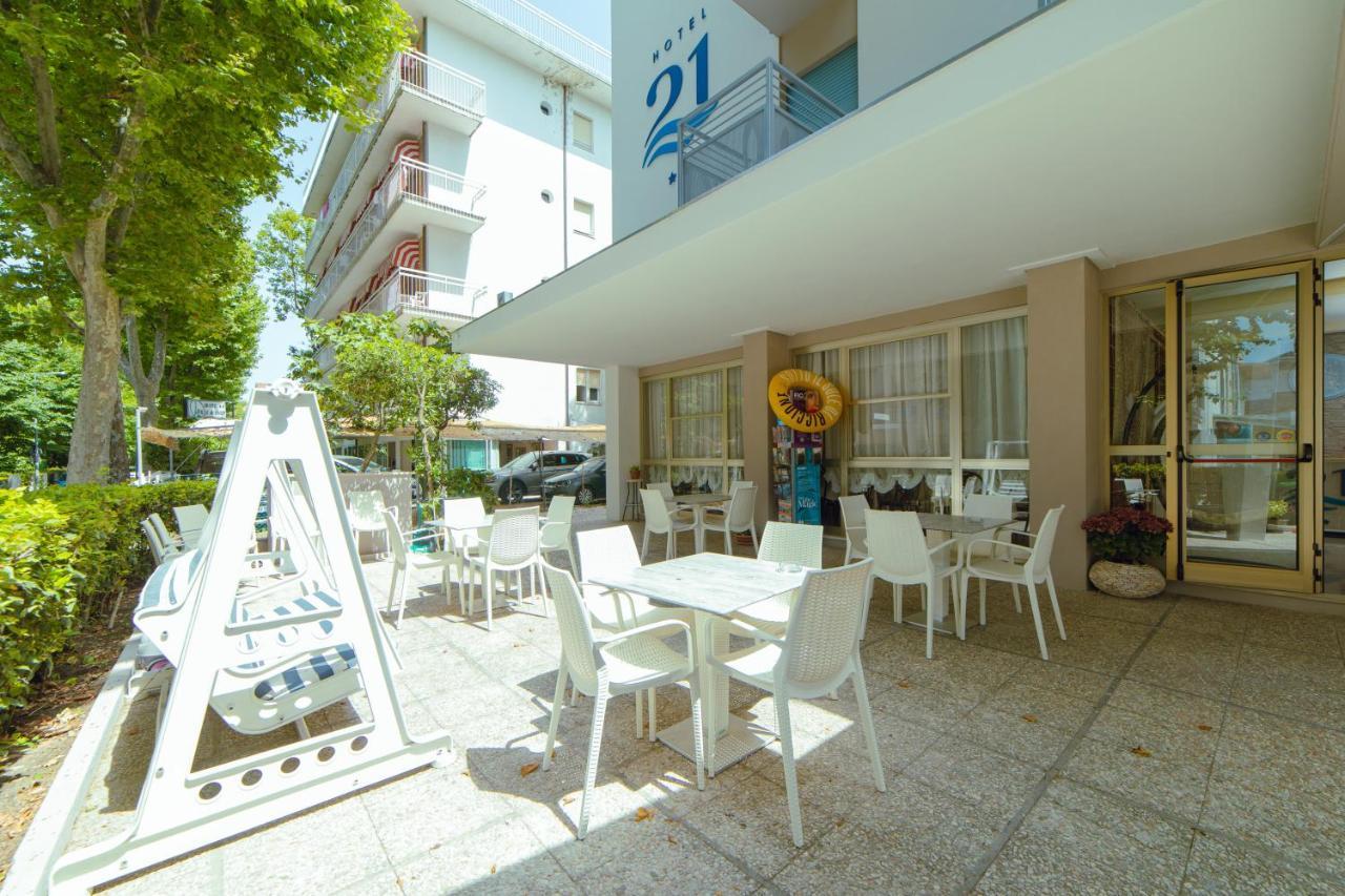 Hotel 21 Riccione Exterior foto